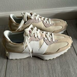 New balance 327 men’s size 9